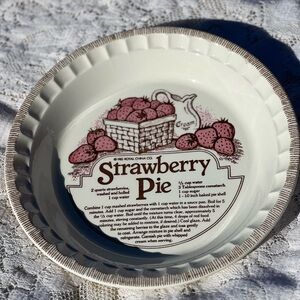 Vintage Royal China Jeanette 11" Strawberry Recipe Pie Plate Dish Ivory Baking